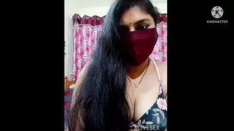 Desi kannada aunty show breasts and oil massage her breasts