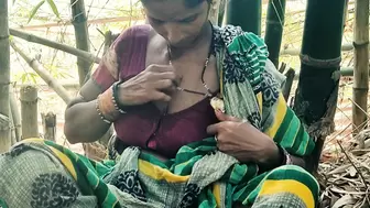 Indian desi Village bhabhi has outdoor sex in forest