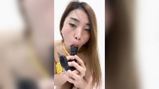 Chinese Sweetie come out of the university to strip completely naked in web camera and masturbation .