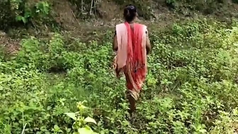 Indian village bhabhi forest fuck in outside