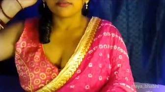 Sweet Bhabhi opens her clothes and shows her breasts to satisfy her sexual desire.