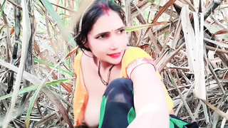 Fine Bhabhi gets cute for sex in sugarcane field