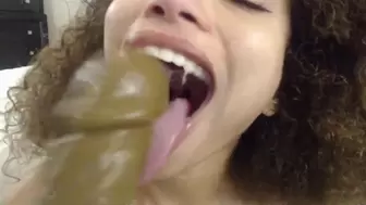 Curly chocolate Cecilia with sweet booty mounts creamy vagina